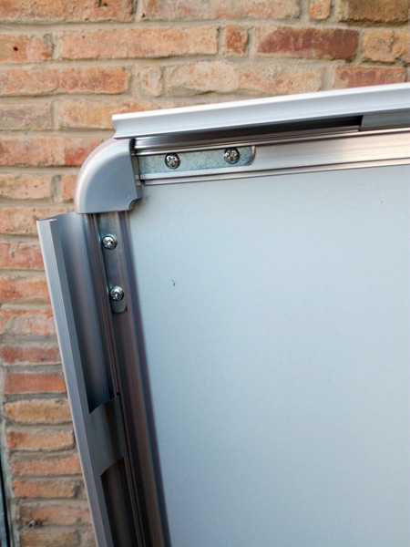 opi carteles 2 lados 2 ruedas plastico aluminio 153x89x3.5 base 20x105x